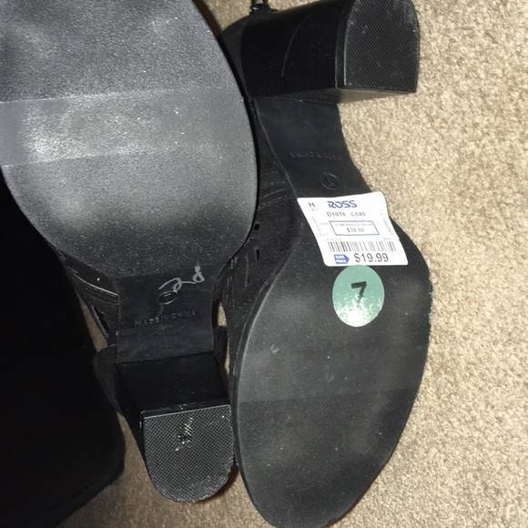 🌵Black Chunky Heels - Picture 2 of 3